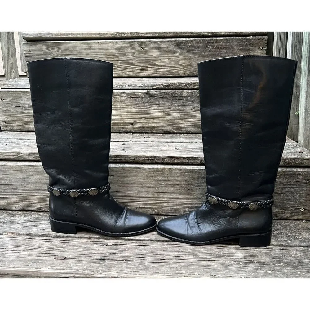 Attractive UNNISA Black Leather 16
